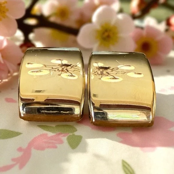 Vintage gold-tone pierced earrings - Picture 2 of 5